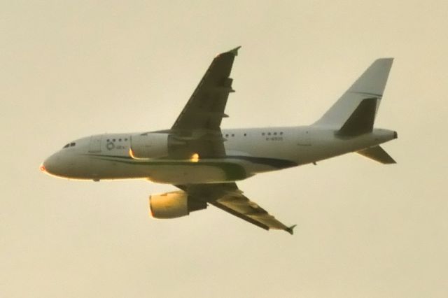 Airbus A318 (B-6936)