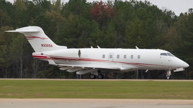 Canadair Challenger 350 (N330SA)