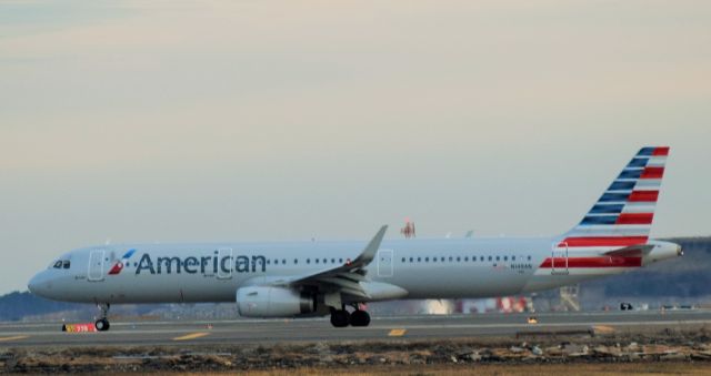 Airbus A321 (N148AN)