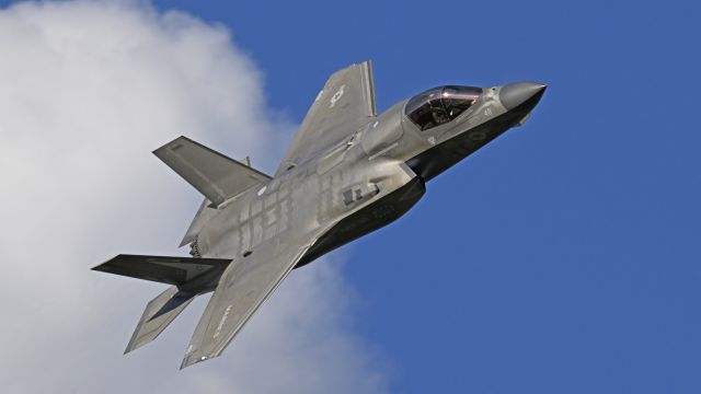 Lockheed F-35B (16-9168) - Performing flight demo at AirVenture 2025