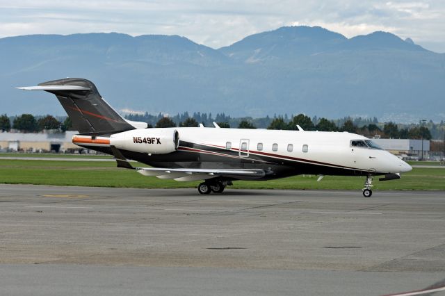 Bombardier Challenger 300 (N549FX)