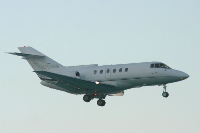 Hawker 800 (N703SM)