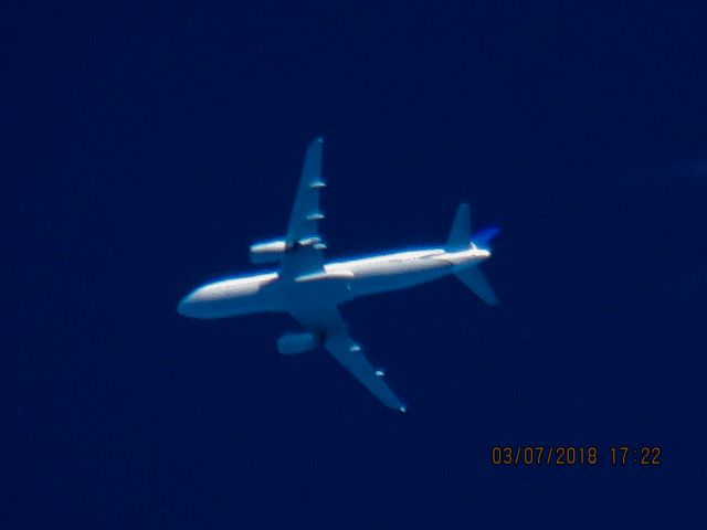 Airbus A320 (N405UA)