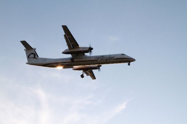 DE HAVILLAND DH-84 Dragon (N421QX) - Horizon 2509 short final runway 34L inbound from Spokane (GEG)