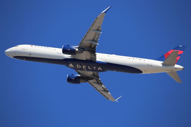 Airbus A321 (N388DN)