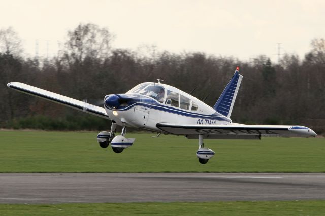 Piper Cherokee (OO-TWA) - Thanks to "Airframes.com" for all type-info.