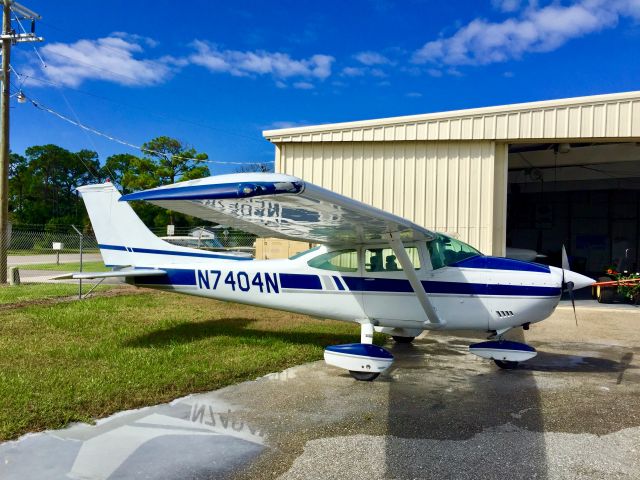 Cessna Skylane (N7404N)