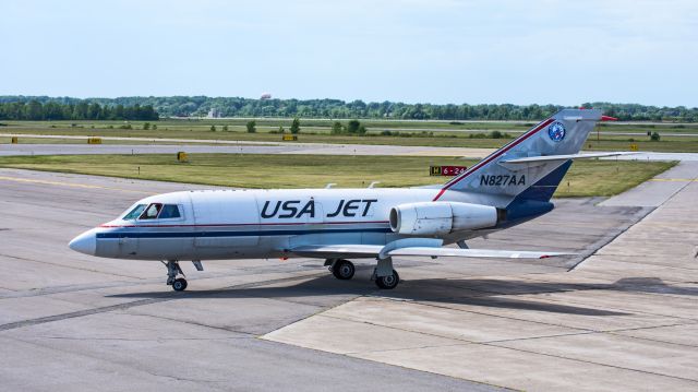 Dassault Falcon 20 (N827AA)