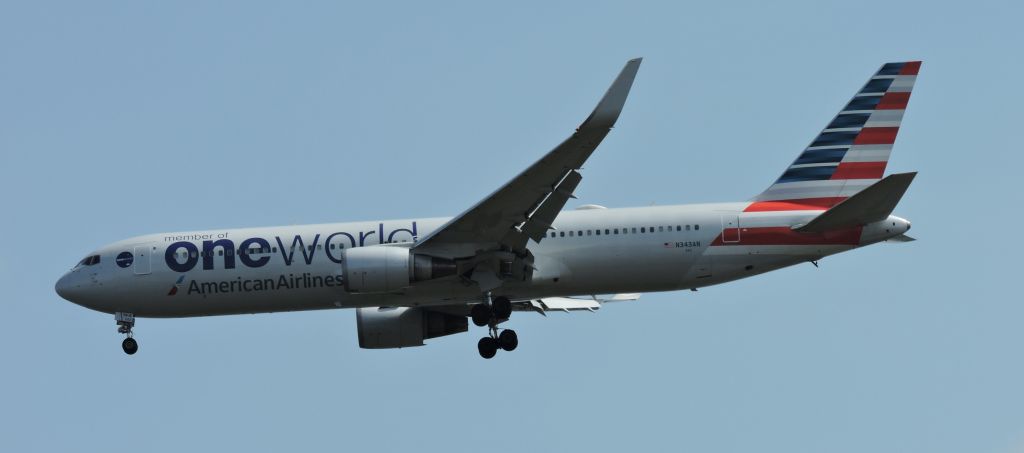 BOEING 767-300 (N343AN) - American's One World Livery moments before landing, spring 2019.