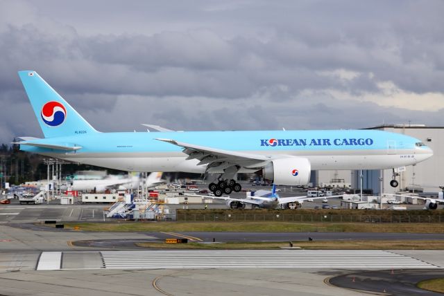 Boeing 777-200 (HL8226) - Korean Air Cargo 777F HL8226 returning to Paine Field after a test flight February 5, 2013.