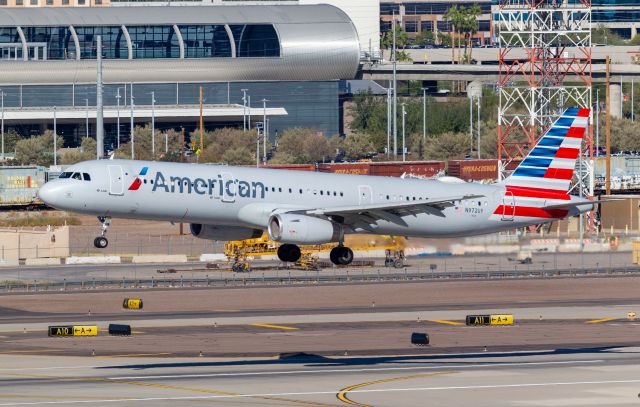 Airbus A321 (N972UY)