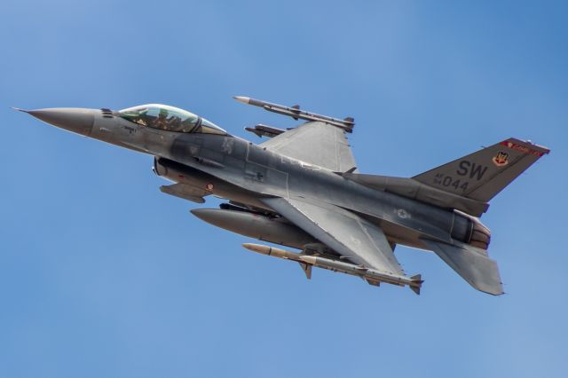 Lockheed F-16 Fighting Falcon (94-0044)