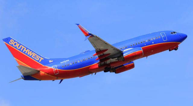 Boeing 737-700 (N298WN) - Southwest N298WN climbing out of Aruba.