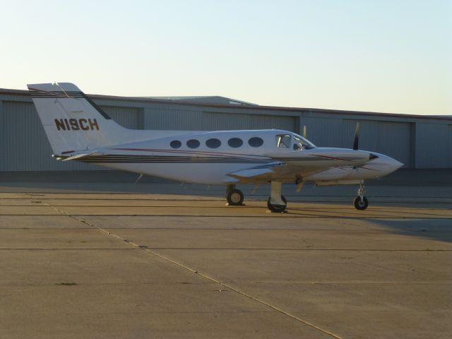 Cessna 421 (N19CH)