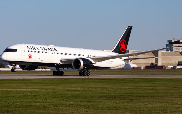 Boeing 787-9 Dreamliner (C-FVNF)