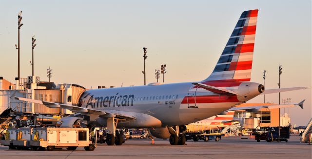 Airbus A319 (N768US) - American Airlines A319 at IAH.