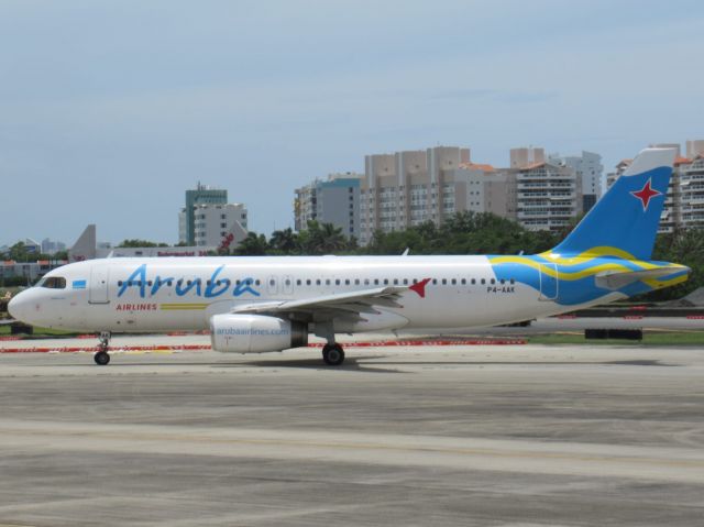 Airbus A320 (P4-AAK)