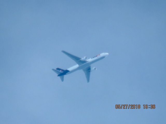 BOEING 767-300 (N145FE)