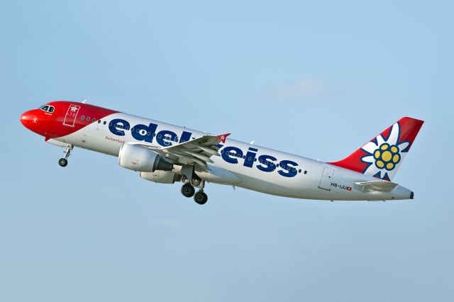 Airbus A320 (HB-IJU)