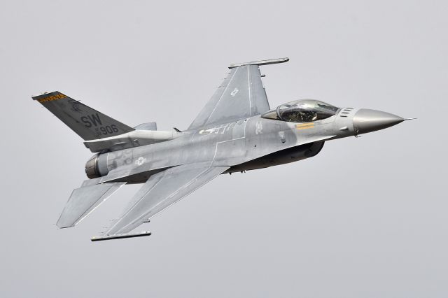 Lockheed F-16 Fighting Falcon (92-0906) - Who doesn't love an F-16? Shown here doing airshow practice on 10-27-23