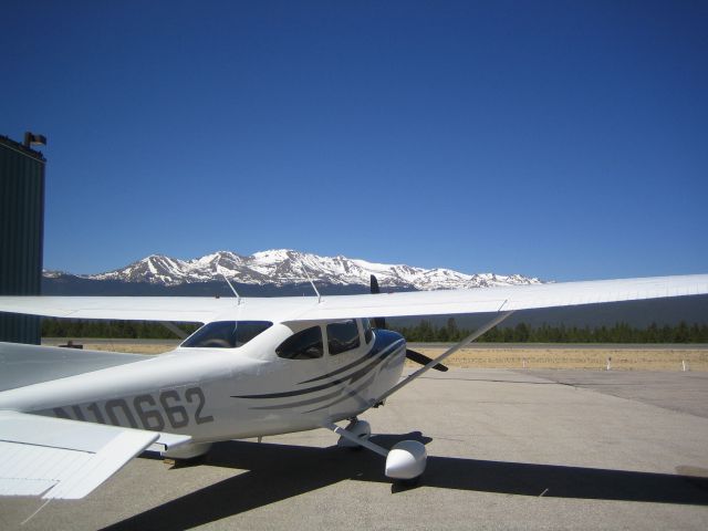 Cessna Skylane (N10662)