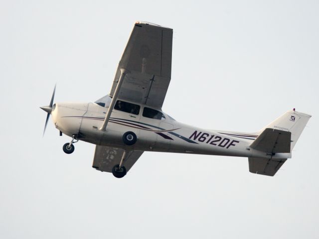 Cessna Cutlass RG (N612DF) - Take off runway 26.