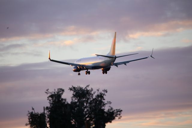 Boeing 737-900 (N920DU)