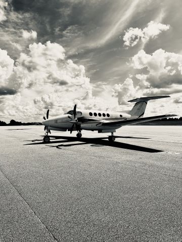 Beechcraft Super King Air 200 (N1926A)