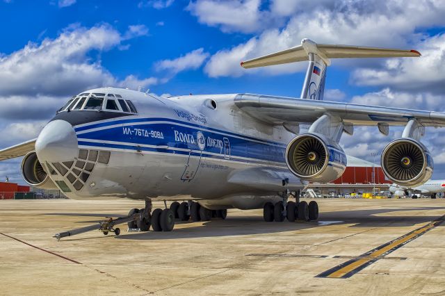 Ilyushin Il-76 (RA-76951)