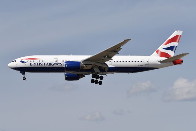 Boeing 777-200 (G-YMMN)