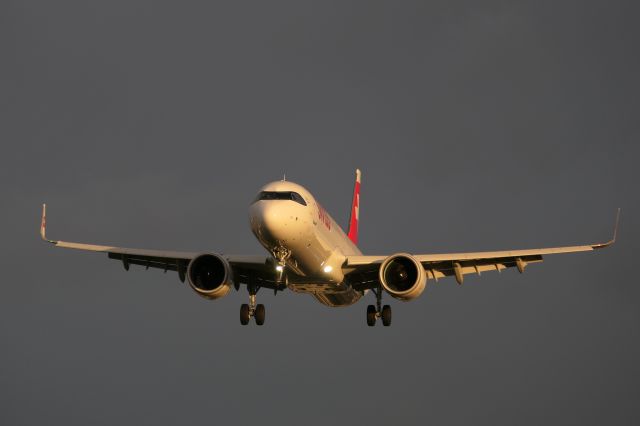 Airbus A321neo (HB-JPD) - In the last daylight approach on RWY28 (10th Nov 23).