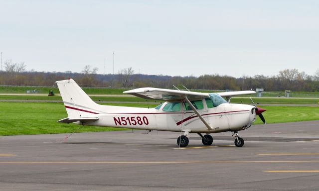 Cessna Skyhawk (N51580) - Cessna 172P N51580 in Middletown 