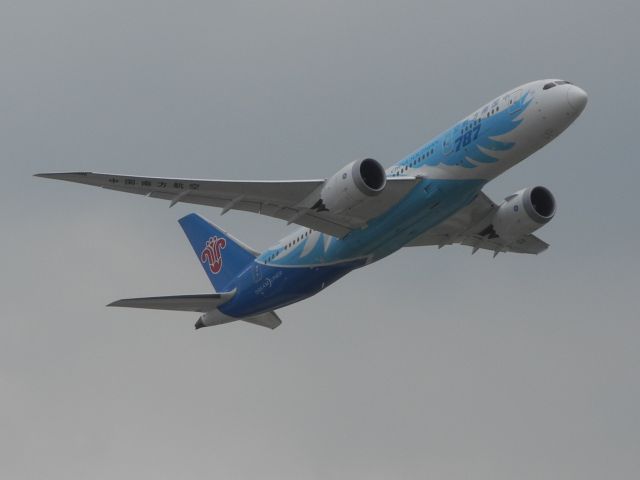 Boeing 787-8 (B-2732)