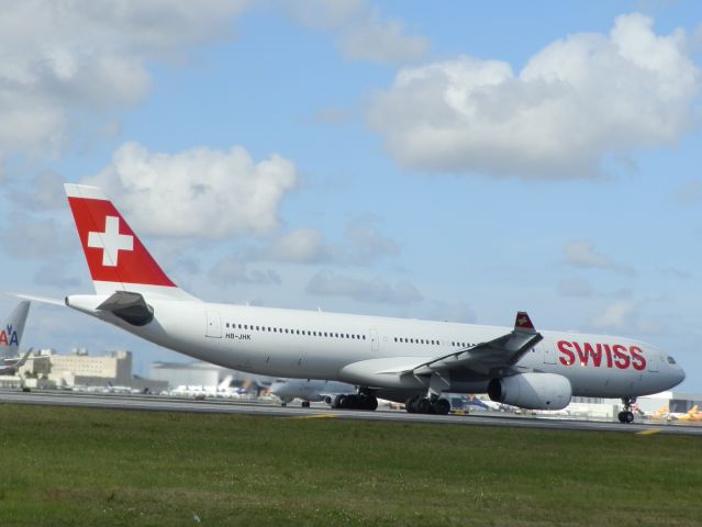 Airbus A330-300 (HB-JHK)