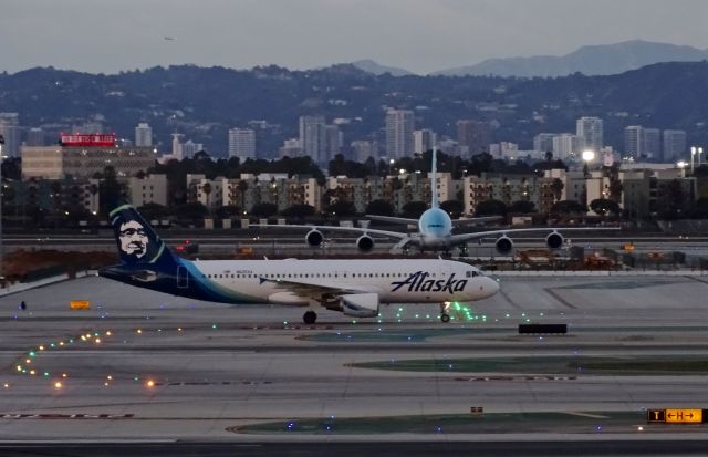 Airbus A320 (N625VA) - a rel=nofollow href=http://flightaware.com/live/flight/N625VA/history/20180214/0030Z/KSFO/KLAXhttps://flightaware.com/live/flight/N625VA/history/20180214/0030Z/KSFO/KLAX/a