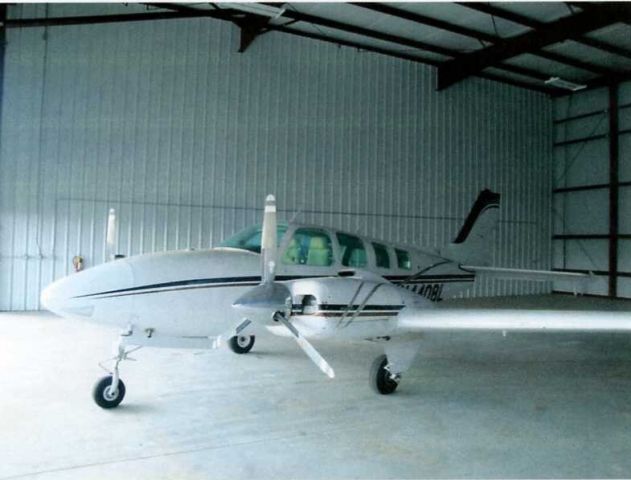 Beechcraft Baron (58) (N440BL)