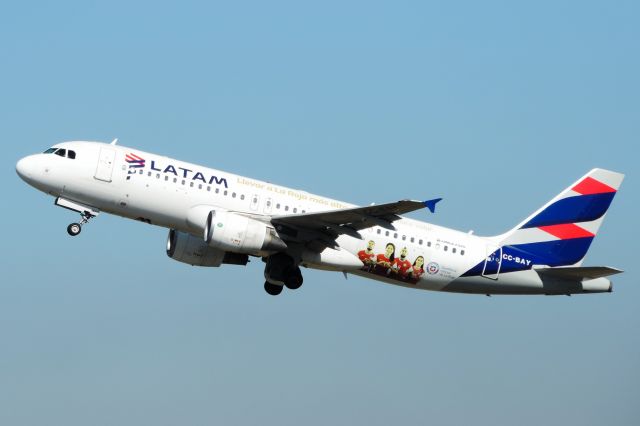 Airbus A320 (CC-BAY)