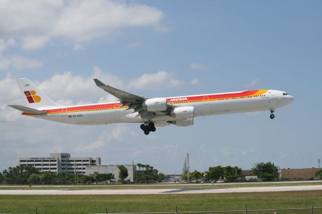 Airbus A340-600 (EC-LEU)