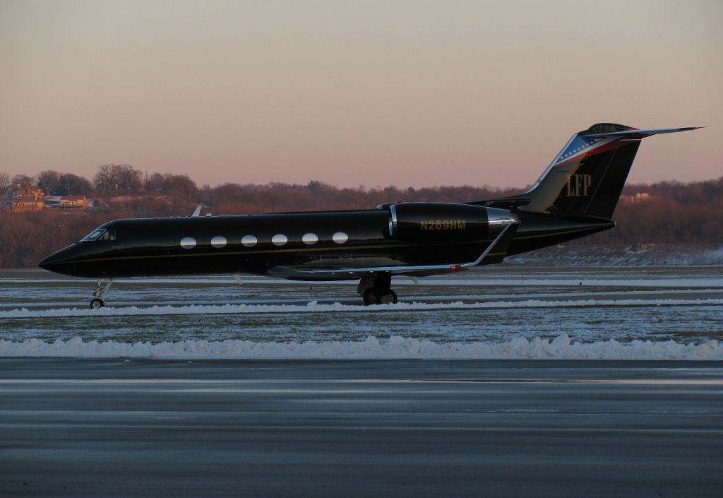 Gulfstream Aerospace Gulfstream IV (N269HM) - "Hustler" at KLUK