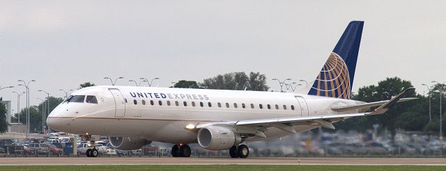 Embraer 170/175 (N86334)