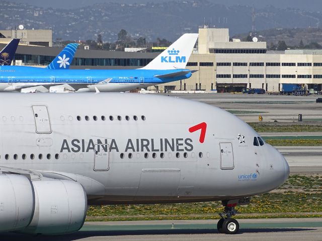 Airbus A380-800 (HL7625)