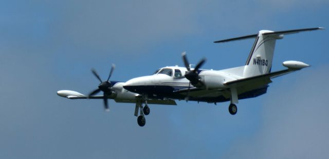 Piper PA-44 Seminole (N411BG) - On short final is this 1984 Piper PA-42-1000 Cheyenne in the Summer of 2023.