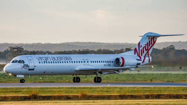 Fokker 100 (VH-FNN)