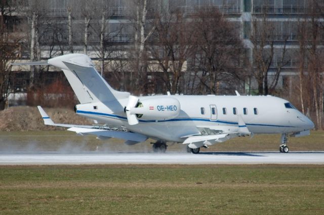 Bombardier Challenger 300 (OE-HEO)