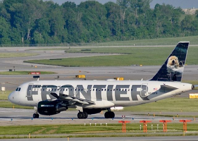 N935FR — - Frontier Airlines Airbus A319-111 N935FR "Hector", turns onto Runway 27 at Cincinnati/Northern Kentucky International {CVG} for departure bound for Hollywood International Airport {FLL} on May 13, 2015. Copyright: Rollie Puterbaugh 2015