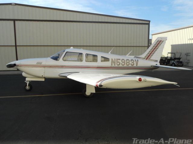 Piper Cherokee (N5983V)