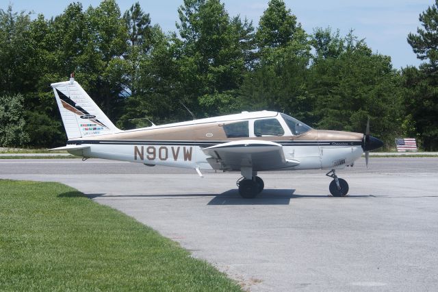 Piper Cherokee (N90VW)