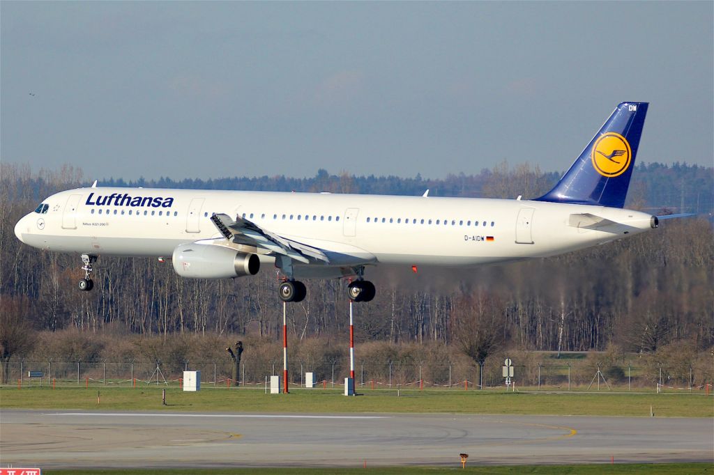 Airbus A321 (D-AIDW)