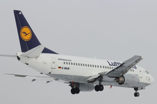 Boeing 737-700 (D-ABJB) - Landing runway 09L at LHR.