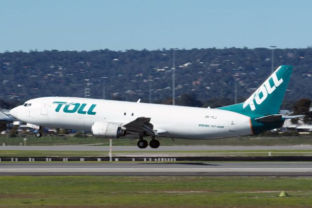 BOEING 737-400 (ZK-TLJ) - Boeing 737-400F msn 24432_1879. Toll ZK-TLJ rwy 03 YPPH 02 July 2022